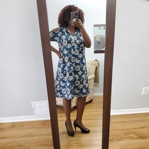 Joe Fresh women floral dress size Large  white & blue